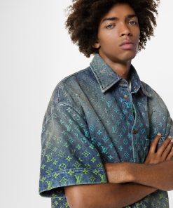 Uomo Louis Vuitton Camicie | Camicia A Maniche Corte In Denim Con Motivo Monogram Rainbow