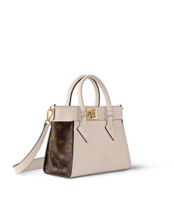 Donna Louis Vuitton Totes | Borsa Tote On My Side Pm Greige